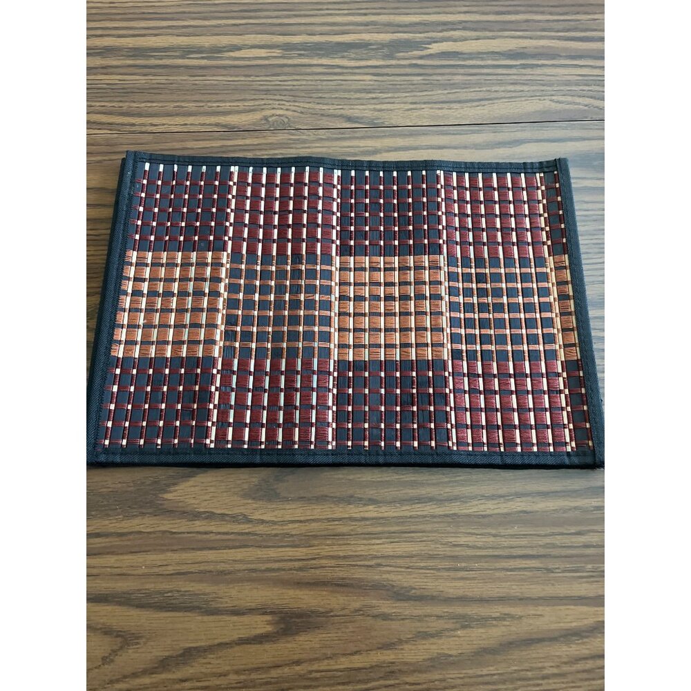 Set of four rectangular placemats 12”x17”